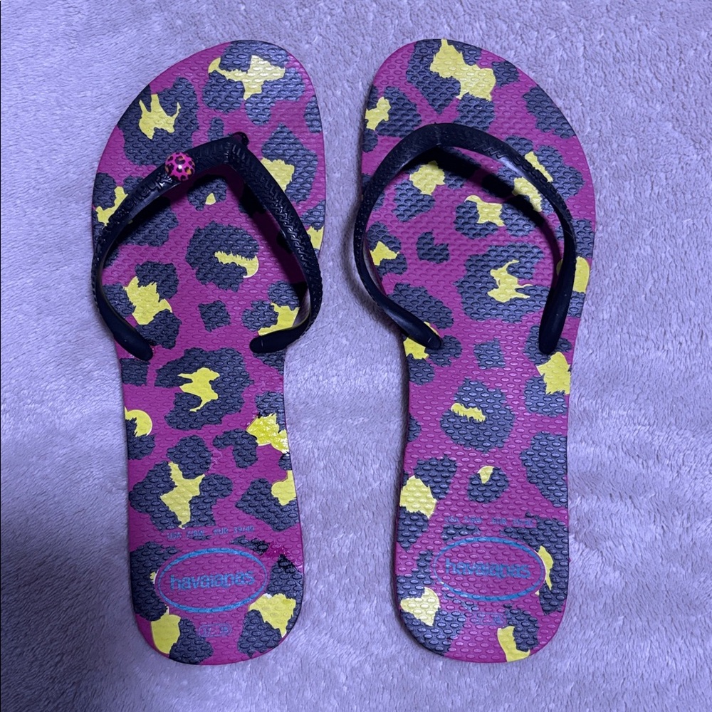 Havaianas Magenta, Yellow & Black Animal Print Flip Flops…Sz 7/8…